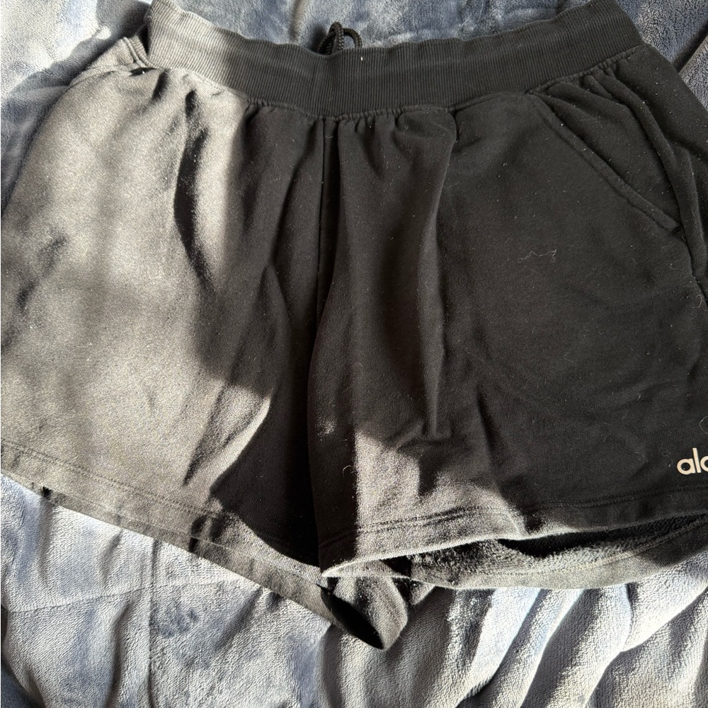Alo Yoga Women's Black Shorts Low Key Sweat Short
Color: Black medium